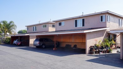 Florburn Square Apartments in Bell, CA - Building Photo - Building Photo