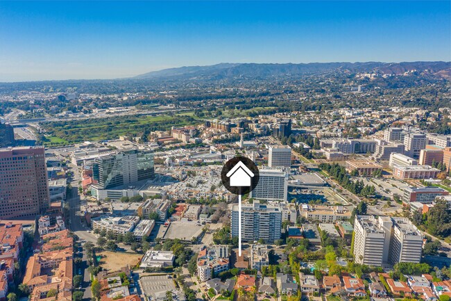 Westwood Garden in Los Angeles, CA - Building Photo - Building Photo