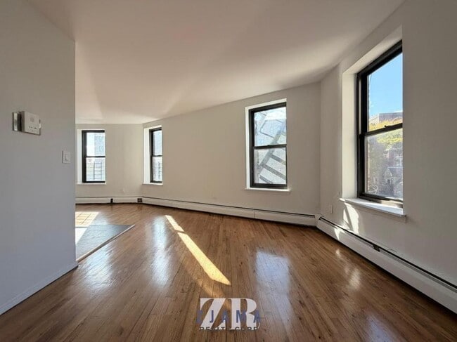 130 St Pauls Pl in Brooklyn, NY - Building Photo - Building Photo