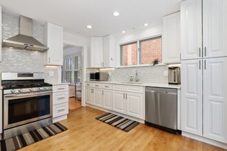 108 Girard Ave in Wilmette, IL - Building Photo - Building Photo
