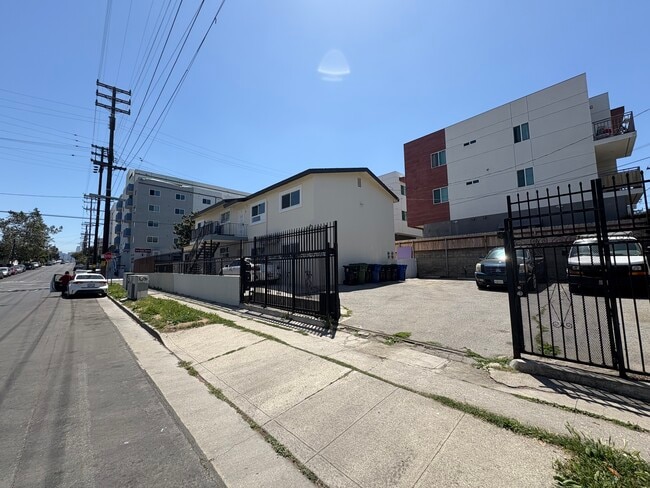 1103 S Hobart Blvd, Unit 4 in Los Angeles, CA - Building Photo - Building Photo