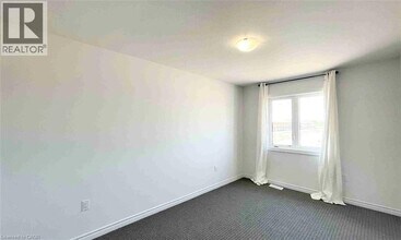 26 Bellhouse Ave in Brantford, ON - Building Photo - Building Photo