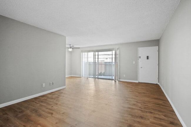 3625 Mentone Ave in Los Angeles, CA - Building Photo - Building Photo