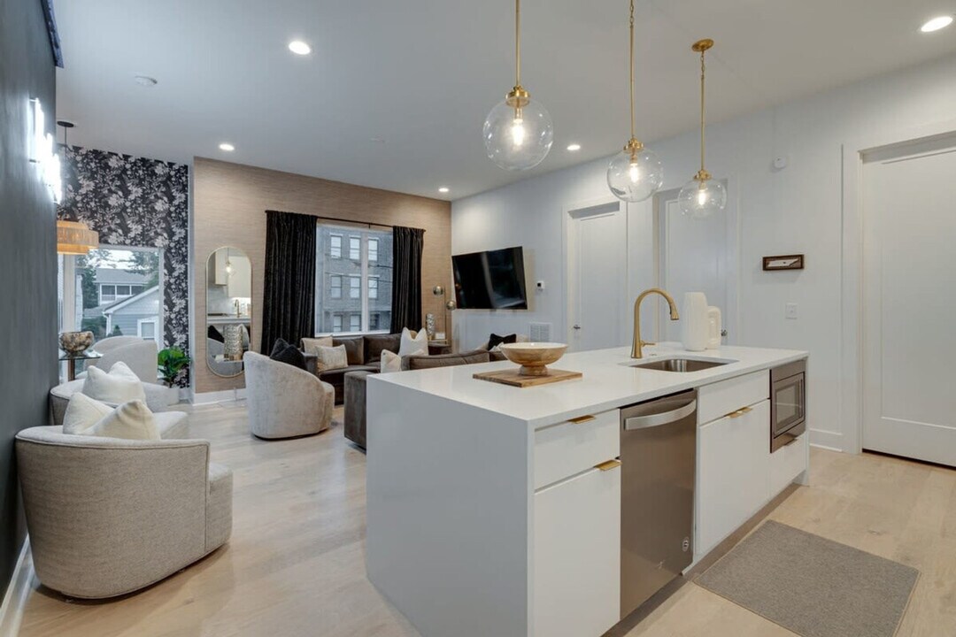 1037 Scovel St in Nashville, TN - Building Photo