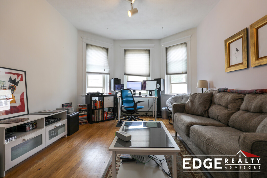 15 Colborne Rd in Boston, MA - Building Photo