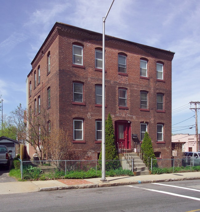 90 West St in Chicopee, MA - Building Photo - Building Photo