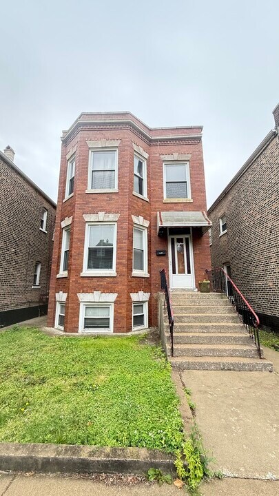 3137 W 42nd St in Chicago, IL - Building Photo