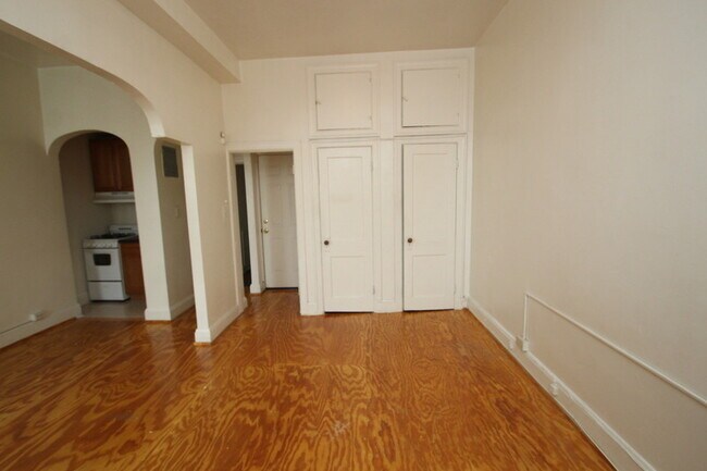 6 E Preston St in Baltimore, MD - Building Photo - Building Photo