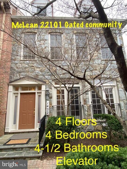 1422 Harvest Crossing Dr in McLean, VA - Building Photo