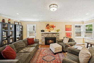 5249 Abbott Ave S in Minneapolis, MN - Foto de edificio - Building Photo