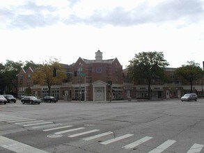 1621 Glenview Rd in Glenview, IL - Building Photo - Building Photo