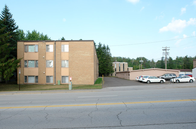 1701 Kenwood Ave in Duluth, MN - Foto de edificio - Building Photo