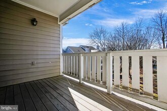 14301 Grape Holly Grove in Centreville, VA - Building Photo - Building Photo