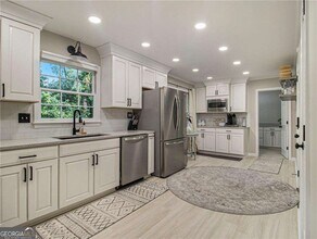 2810 Dunnington Cir in Chamblee, GA - Foto de edificio - Building Photo