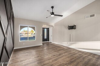 421 E Wickieup Ln in Phoenix, AZ - Building Photo - Building Photo