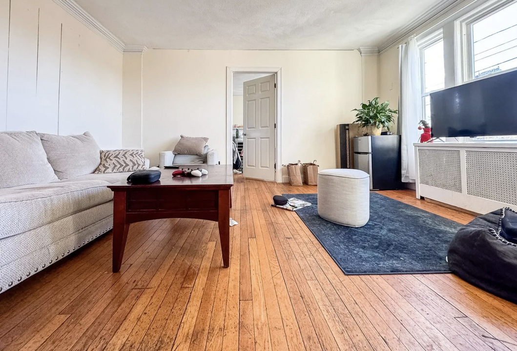 28 Manet Rd, Unit 2 in Chestnut Hill, MA - Foto de edificio