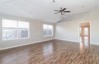 5004 12thTeam in Arlington, TX - Building Photo - Building Photo