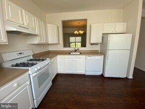 8484 Pattette Pl in White Plains, MD - Building Photo - Building Photo
