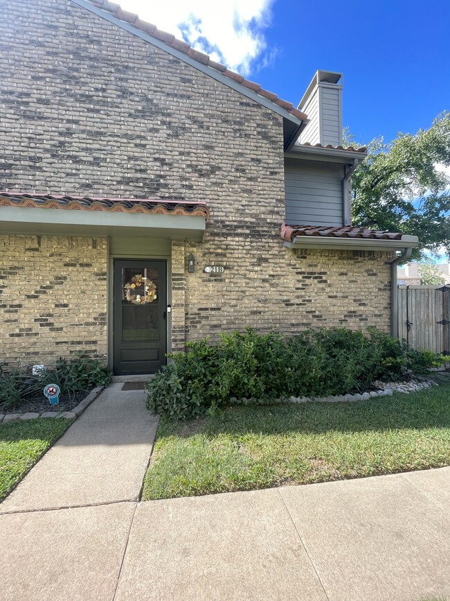 property at 14800 Enterprise Dr