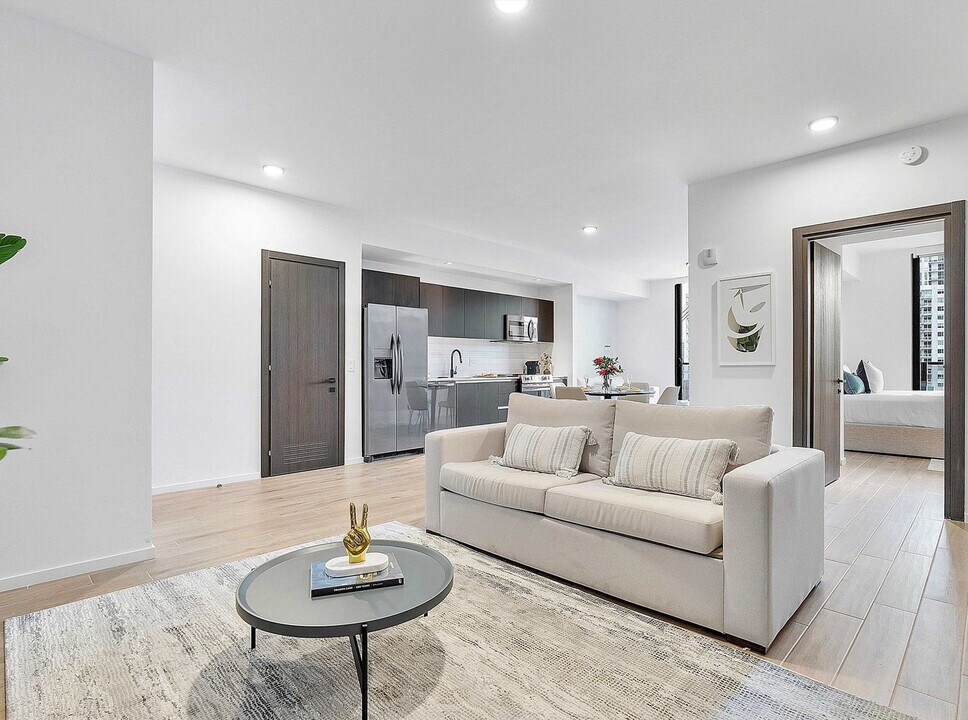 398 NE 5th St in Miami, FL - Building Photo
