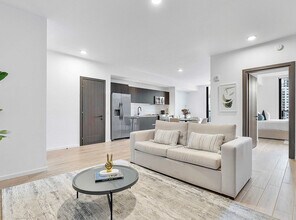 398 NE 5th St in Miami, FL - Building Photo - Building Photo