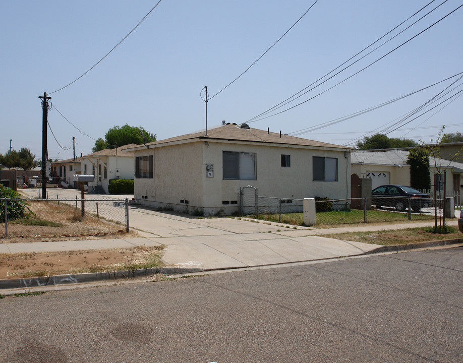 77-81 Oaklawn Ave in Chula Vista, CA - Foto de edificio