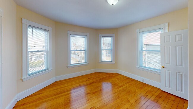 32 Martland Ave, Unit 2 in Brockton, MA - Building Photo - Building Photo