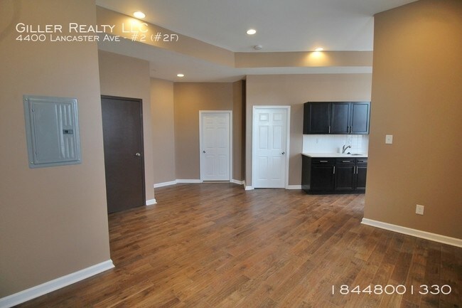 4400 Lancaster Ave-Unit -#2 (#2F) in Philadelphia, PA - Building Photo - Building Photo