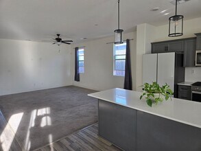 2824 S Cain St in Visalia, CA - Building Photo - Building Photo