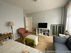 316 Summit Ave, Unit 6 in Boston, MA - Foto de edificio - Building Photo