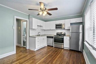 4545 Main St-Unit -19 in Kansas City, MO - Foto de edificio - Building Photo