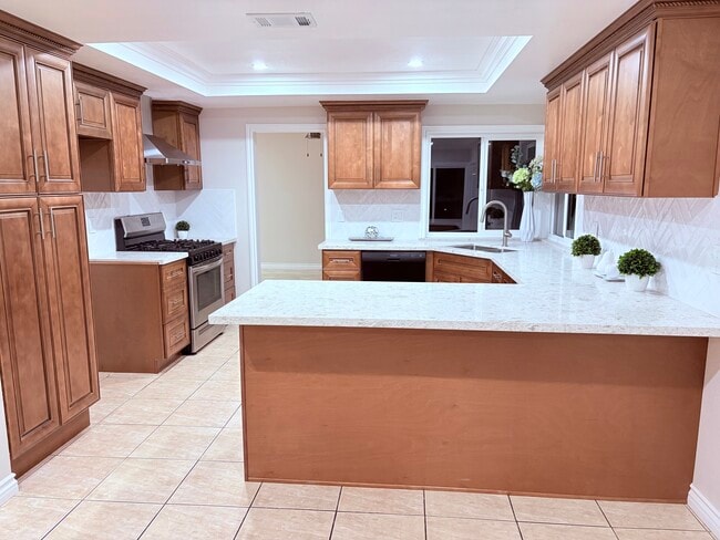 660 Quince St in Corona, CA - Building Photo - Building Photo