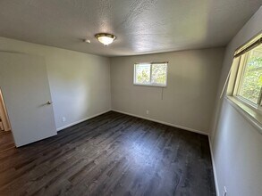 3140-3142 W 18th Ave in Eugene, OR - Foto de edificio - Building Photo