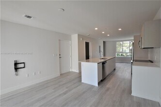 2505 NE 193rd St in Aventura, FL - Building Photo - Building Photo