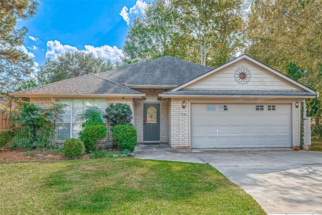 7135 Woodland Oaks in Magnolia, TX - Building Photo