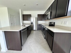 137 Mangrove Shade Cir in Apollo Beach, FL - Building Photo - Building Photo