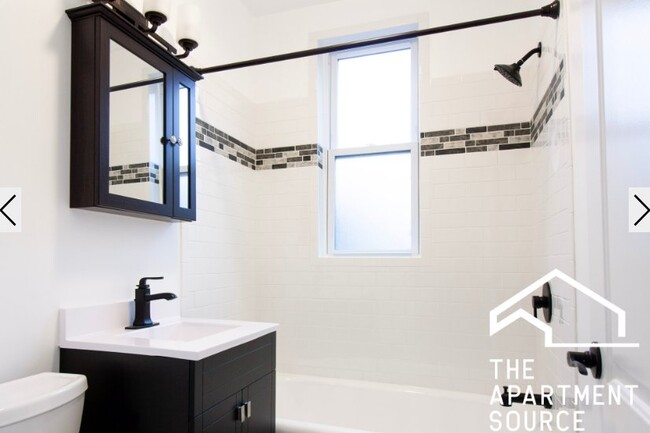 3841 N Greenview Ave, Unit 2 in Chicago, IL - Building Photo - Building Photo