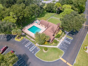 315 Lakepointe Dr in Altamonte Springs, FL - Building Photo - Building Photo