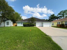 119 Marshall St in League City, TX - Building Photo