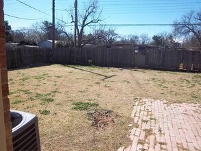 2711 66th St in Lubbock, TX - Building Photo - Building Photo