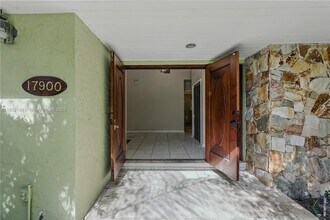 17900 SW 77th Ave in Palmetto Bay, FL - Building Photo - Building Photo