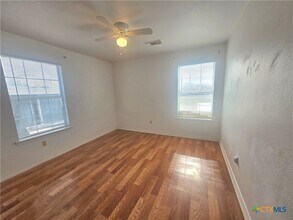 819 S 16th St in Temple, TX - Building Photo - Building Photo