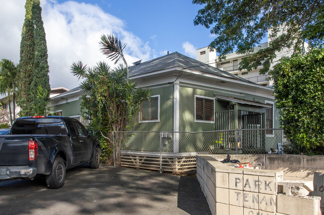 1302 Kinau St in Honolulu, HI - Building Photo - Building Photo