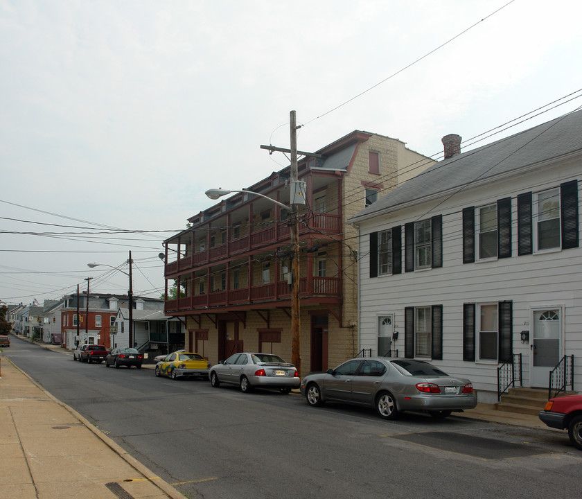 216 N Cannon Ave in Hagerstown, MD - Building Photo