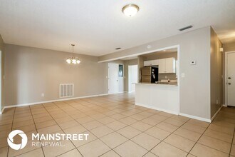 4449 Chamber Ct in Spring Hill, FL - Foto de edificio - Building Photo