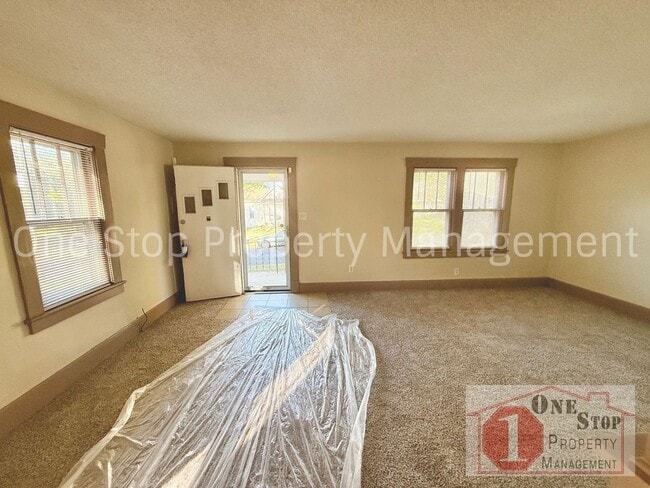 1013 S Cottage St in Independence, MO - Foto de edificio - Building Photo