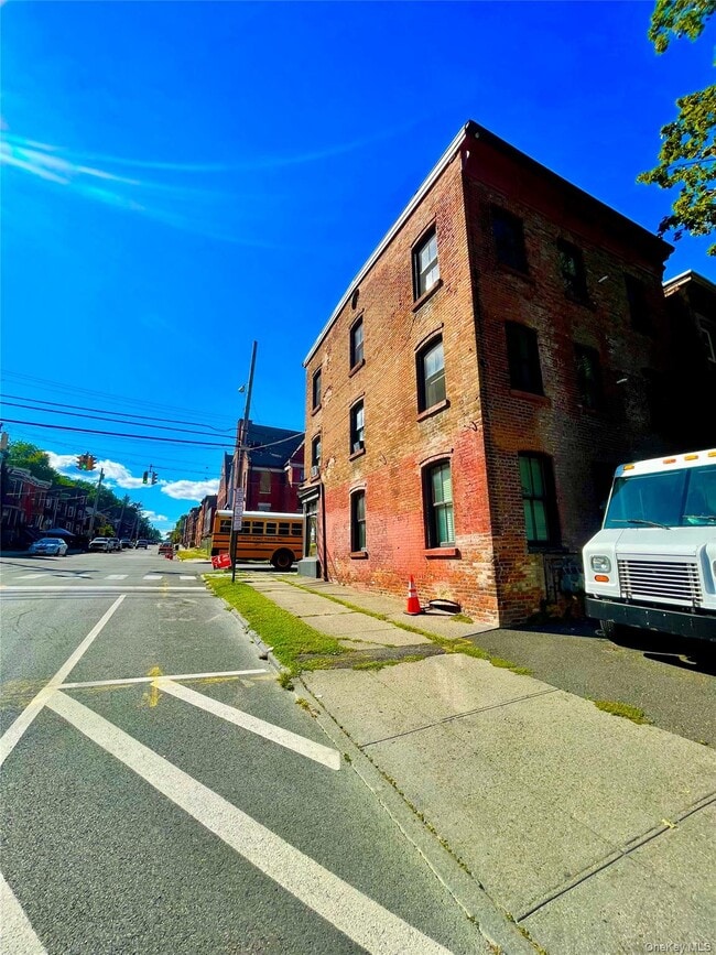 2 Liberty St in Newburgh, NY - Building Photo - Building Photo