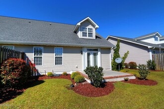 533 Village Green Dr in Morehead City, NC - Building Photo - Building Photo