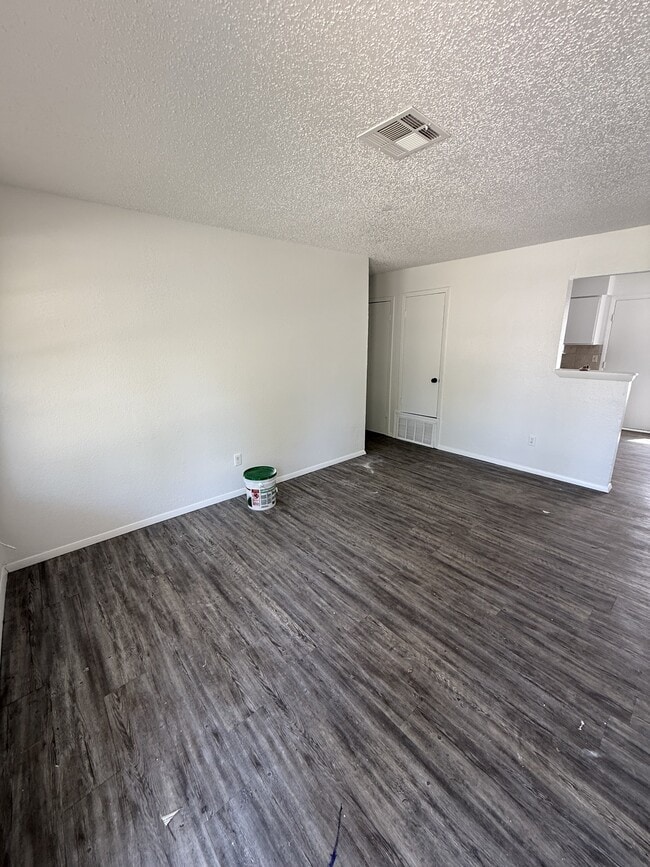1224 Lauren Ln in Midwest City, OK - Building Photo - Building Photo