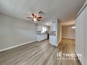 4399 Crescent Rd in Spring Hill, FL - Building Photo - Building Photo